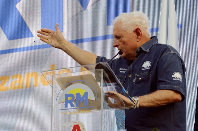 Ricardo Martinelli, candidato presidencial por los partidos Realizando Metas y Alianza. Víctor Arosemena.