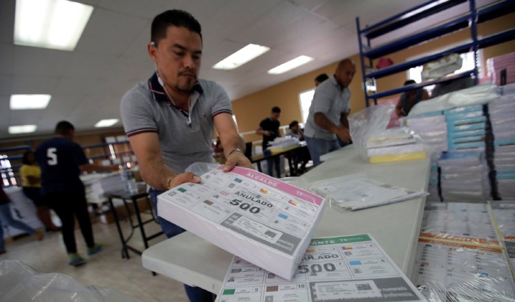 Para las elecciones del 5 de mayo están habilitadas votar 3, 004,083 personas, según el padrón electoral final.