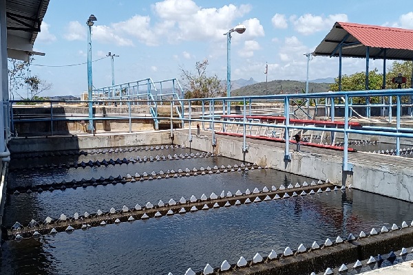 Algunas estimaciones indican que en el 2023 por causa de la sequía se redujo en un 60% la producción de agua. Foto. Archivo