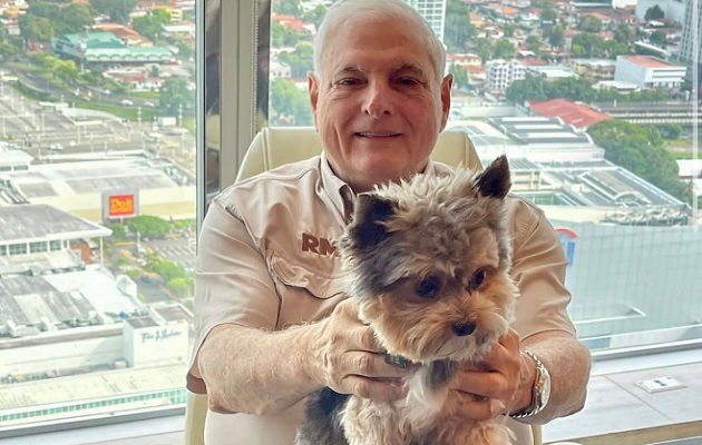Ricardo Martinelli se ha comprometido a construir un hospital público veterinario.