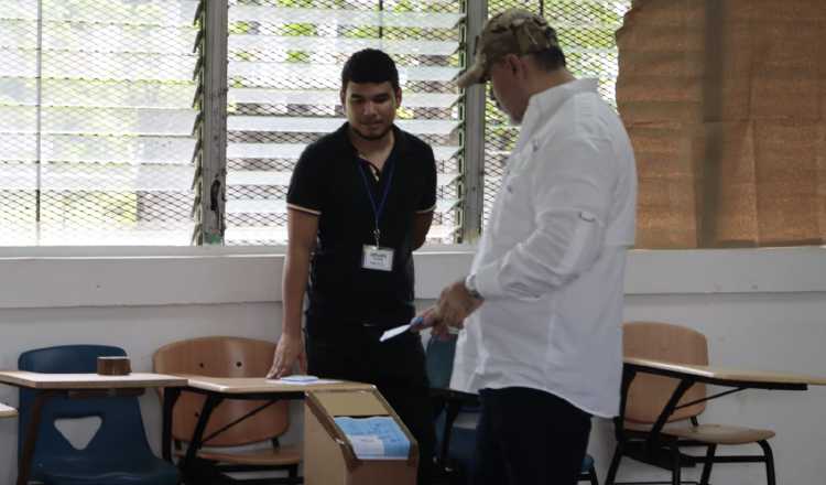 Ocho candidatos presidenciales participan de la contienda electoral.