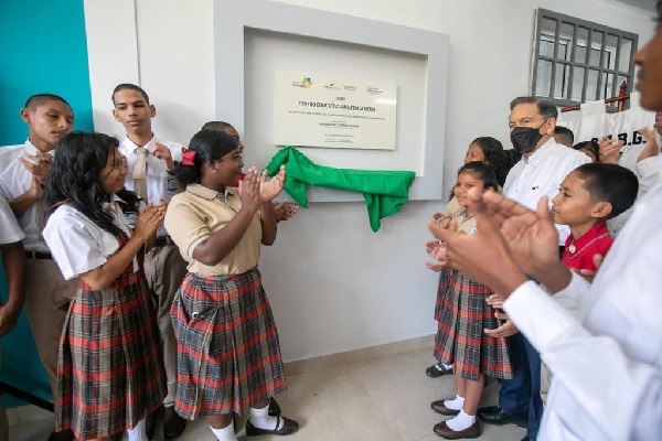 El presidente de la República, Laurentino Cortizo inauguró el nuevo Centro Educativo Anastacia Mitre, ubicado en el corregimiento de Palmas Bellas, distrito de Chagres, en la provincia de Colón. Foto. Cortesía. Presidencia 