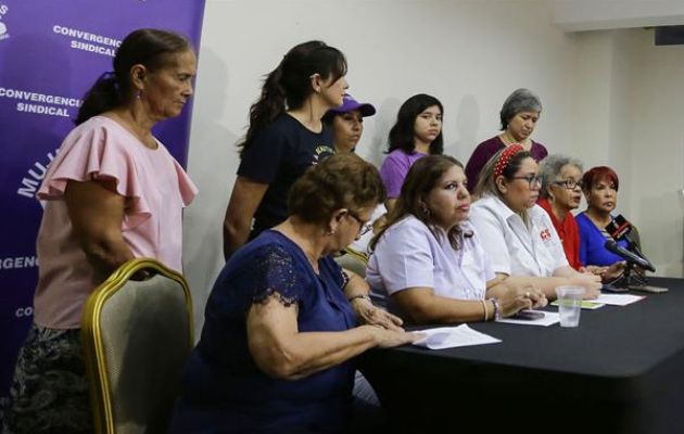 Las organizaciones feministas denunciaron la violencia en los procesos de decisión y participación política. Foto: EFE
