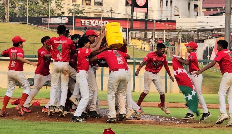 Federales de Chiriquí festeja el título en Probeis Kids 2024. Foto: Probeis