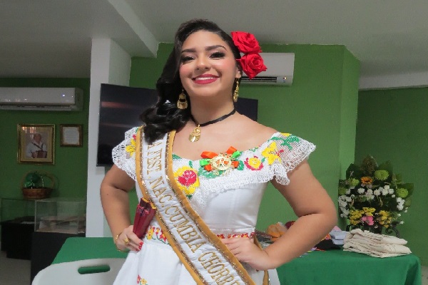 El evento, que realza el legado cultural de la cumbia chorrerana, tiene este año como anfitrionas a S.M. Abigaíl Cerceño Ibarra y S.M. Astrid Carolina Águila Olmedo (Reina Infantil). Foto. Eric Montenegro