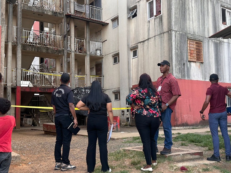 Al lugar llegó la Policía Nacional que acordono toda la escena del crimen. Foto: Domedes Sánchez 