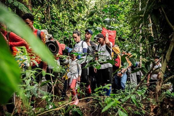 Foto de migrantes pasando la selva de Darién. Cortesía: Médicos sin Fronteras