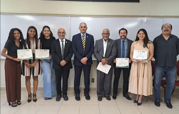 Reconocimiento por parte de la vicerrectoría de investigación y posgrado a profesores y estudiantes.