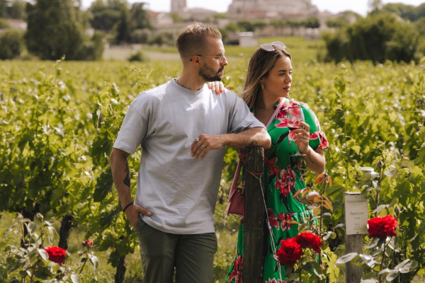 Patrick y Gaby en Saint-Émilion, Francia, 2022. Foto: @soynomadatropical