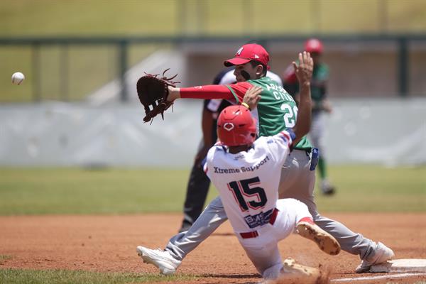 México venció a Panamá por 1-0 en la Serie del Caribe Kids 2024. Foto: EFE