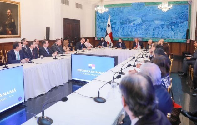 El presidente Laurentino Cortizo firmó el Decreto Ejecutivo. Foto: Cortesía