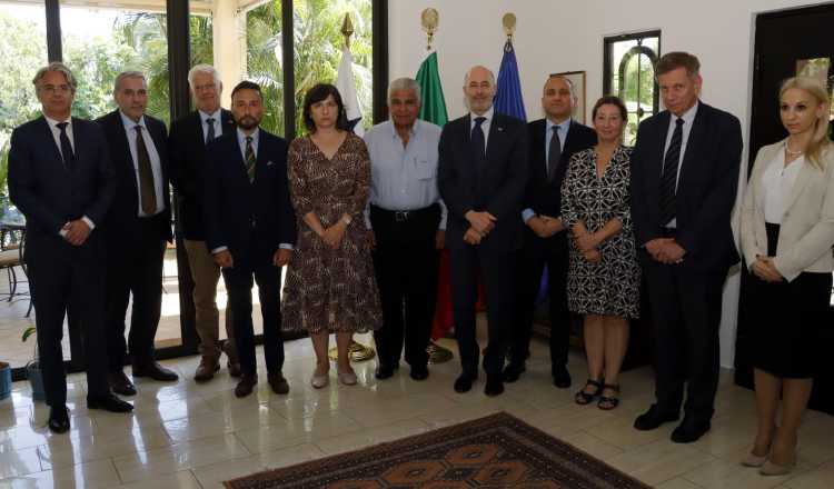 Unos 10 embajadores de países de Europa y la representante de la Unión Europea se reunieron con el candidato presidencial, José Raúl Mulino. 