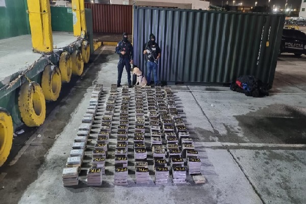 Las autoridades judiciales deberán investigar si la droga fue contaminada en puerto colonense o en otro lugar. Foto. Cortesía. Ministerio Público