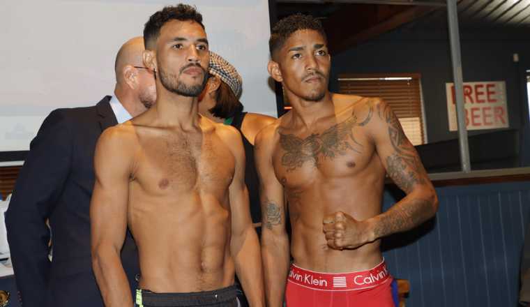 Ibrahim Valdespino (izq.) y Kadir Macías, ambos boxeadores están invictos. Foto: Víctor Arosemena.