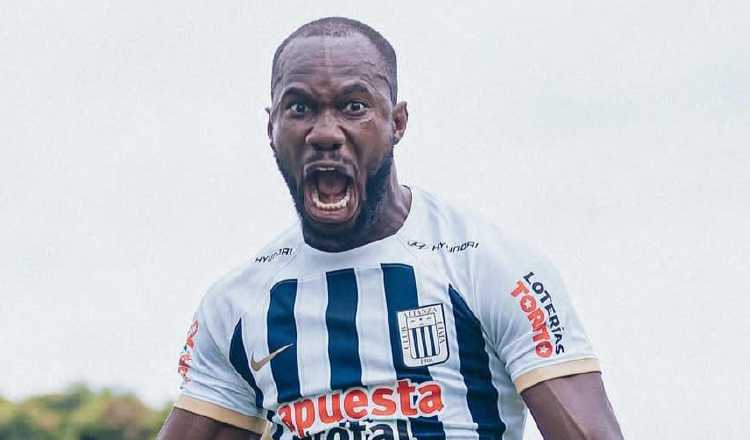 El delantero panameño Cecilio Waterman, del Alianza Lima. Foto: Twitter