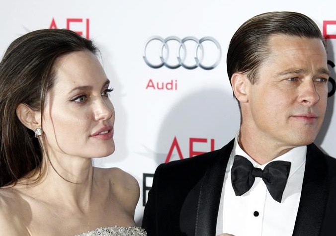 Angelina Jolie y su exesposo Brad Pitt. Foto: EFE/Jimmy Morris