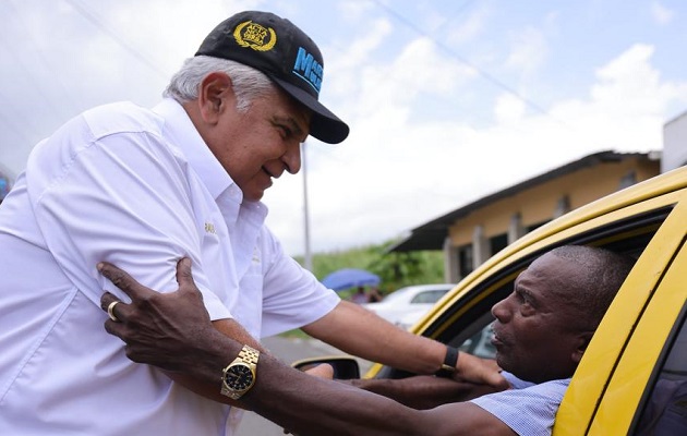 José Raúl Mulino  recorrió este sábado la ciudad de Colón. Foto: Cortesía