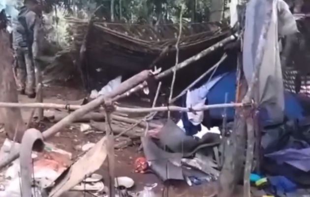 Unidades del @senafrontpanama desmantelan 55 campamentos, decomisaron armas de fuego, municiones y droga en Guna y Darién. Foto: Cortesía