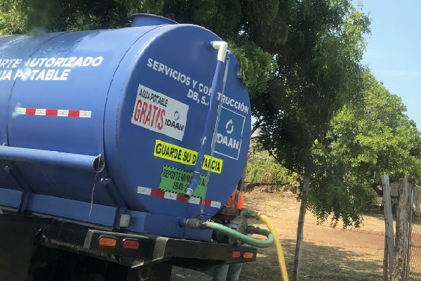 Los residentes señalaron que es una problemática que tiene más de 25 años, y que no pareciera tener una solución a corto plazo. Foto. Thays Domínguez