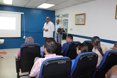  Al  personal médico y administrativo del hospital se le hizo un reconocimiento. Foto: Diomedes Sánchez