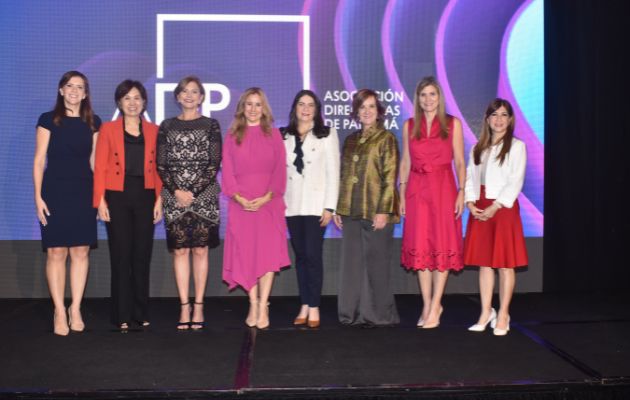 El 43% de las empresas e instituciones que se rigen por la Ley 56 de 2017 cumplieron con tener un 30% o más de mujeres en puestos de juntas directivas. Foto: Cortesía