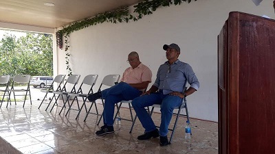 Sólo 2 candidatos, Osvaldo Martínez y Omar Koo asistieron a dicho conversatorio. Foto: Diomedes Sánchez