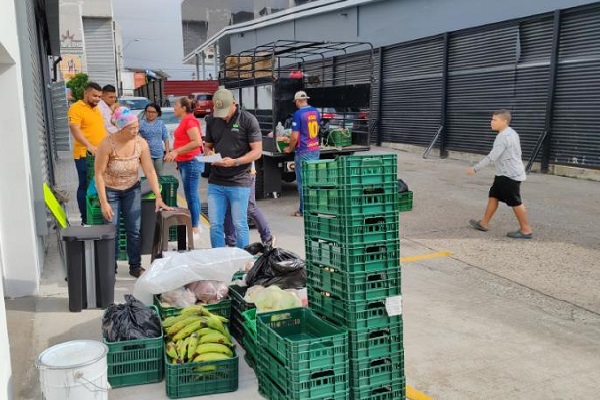 Todos los arrendatarios del nuevo Merca La Chorrera, han debido pasar por una capacitación previa, sobre temas de comercialización, higiene entre otros. Foto. Eric Montenegro