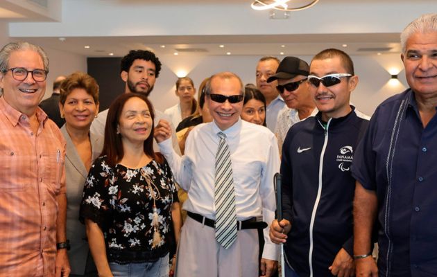 José Raúl Mulino se reunió con gremios de personas con discapacidad. Foto: Cortesía