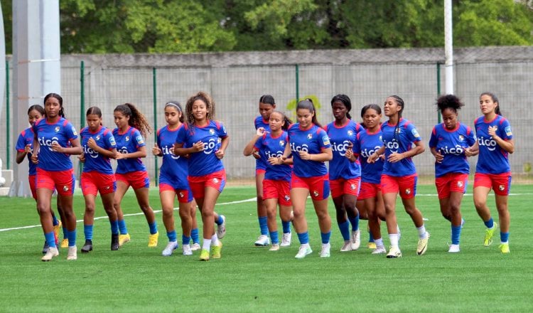 Equipo femenino Sub-20 de Panamá, entrena. Foto: Fepafut