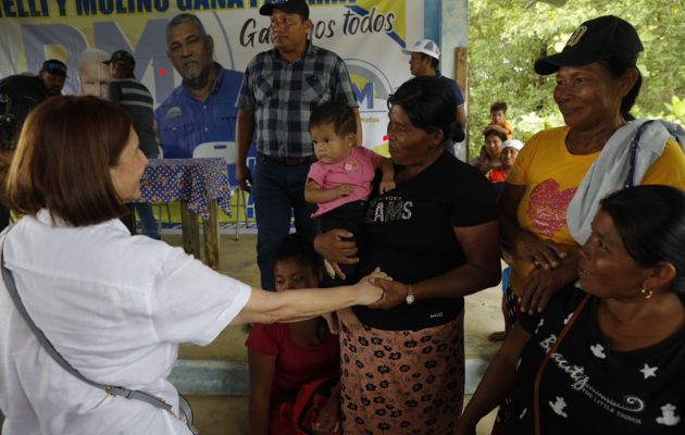 Marta Linares recorrió las comunidades en la comarca Ngäbe Buglé. Foto: Cortesía