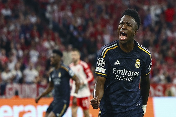 Vinicius festeja el empate (2-2) entre Real Madrid y Bayern. Foto: EFE