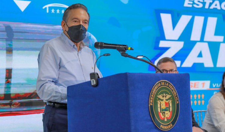 El presidente Laurentino Cortizo, durante la inauguración de la estación del Metro de Panamá, Villa Zaita, la cual esta sin concluir.