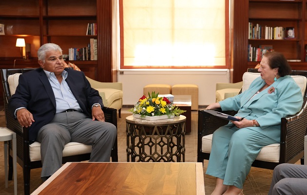 José Raúl Mulino sostuvo una reunión con la embajadora de Estados Unidos, Mari Carmen Aponte. Foto: Cortesía