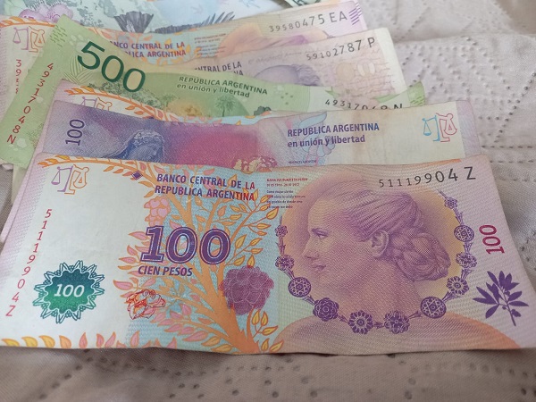 Pesos argentinos, la devualada moneda de la República Argentina. Foto: Archivo
