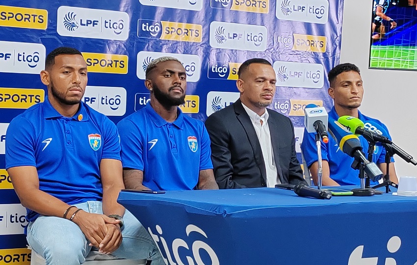 Mario Méndez, técnico de Plaza Amador dio detalles sobre la final de la LPF. Foto: EFE