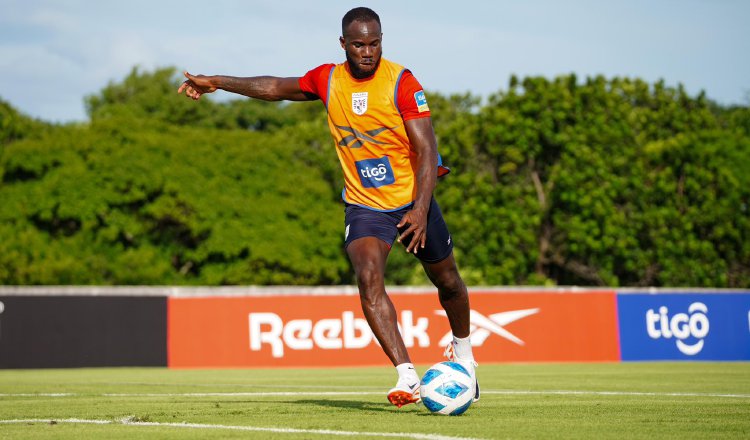 Cecilio Waterman en los entrenamientos de la selección de Panamá con miras al partido contra Guayana. Foto: Fepafut