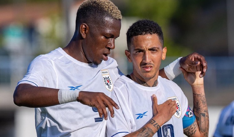 Ángel Orelién (10) anotó tres goles para Panamá. Foto: Fepafut
