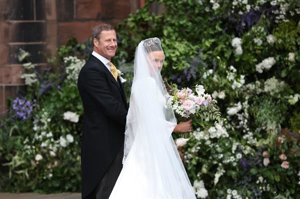 Olivia Henson a su llegada a la catedral de Chester, en el noroeste de Inglaterra el 7 de junio de 2024. EFE