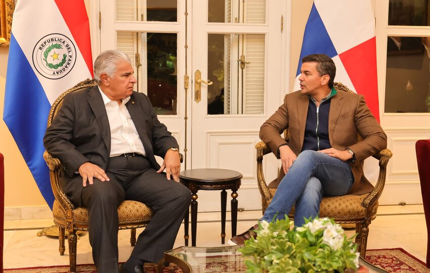 El presidente José Raúl Mulino se reunió este domingo con su homólogo de Paraguay,  Santiago Peña.