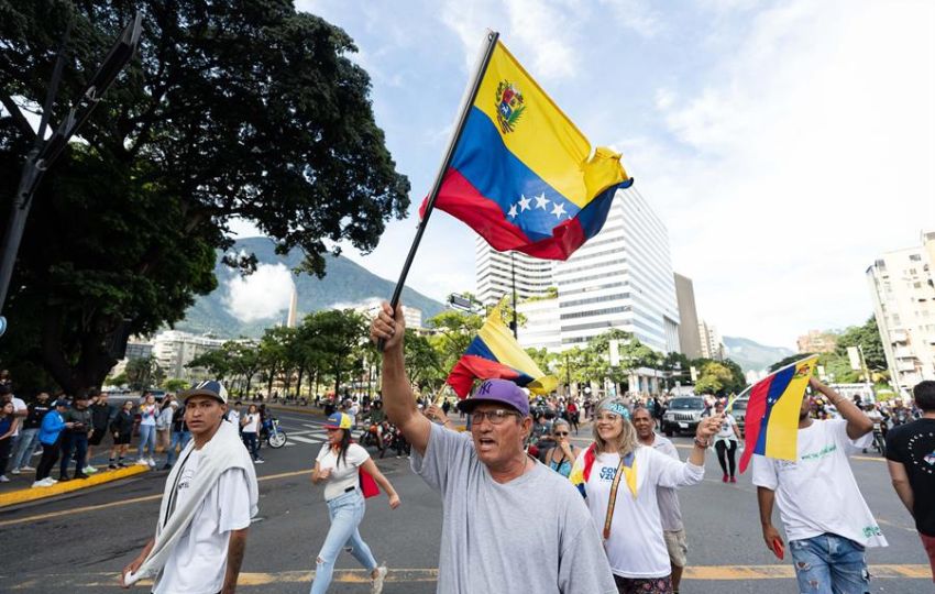 Protesta contra los resultados oficiales de las elecciones presidenciales en Caracas (Venezuela). Foto: EFE
