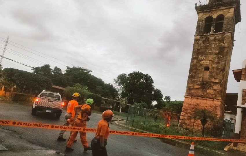 Las autoridades del Sinaproc acordonaron y cerraron las inmediaciones de la Catedral de San José. Foto. Sinaproc Las autoridades del Sinaproc acordonaron y cerraron las inmediaciones de la Catedral de San José. Foto. Sinaproc