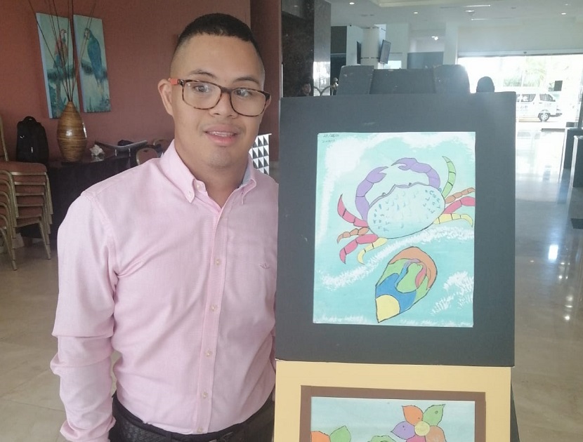 Raúl Ender empezó a pintar cuadros desde los 12 años de edad. Foto: Diomedes Sánchez