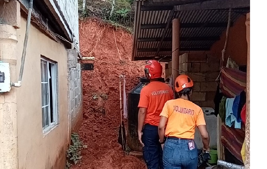 El Sinaproc reportó deslizamientos de tierra en comunidades de Colón. Foto. Sinaproc El Sinaproc reportó deslizamientos de tierra en comunidades de Colón. Foto. Sinaproc