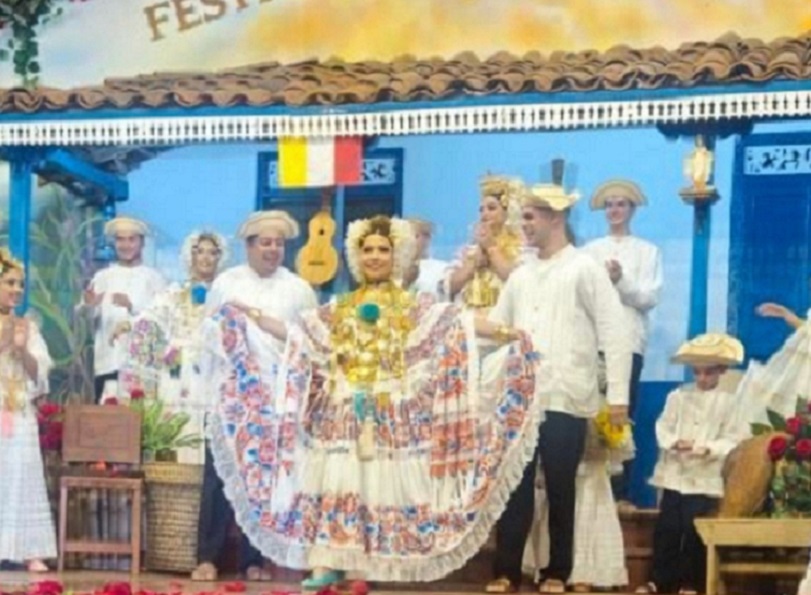 mejorana_pollera_0.jpg El Festival se da en el marco de la celebración de la Virgen de las Mercedes, patrona de Guararé. Foto:Thays Domínguez