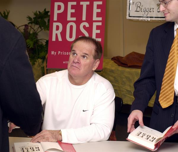 Pete Rose, jugó para los Rojos de Cincinnati. Foto:EFE Pete Rose, jugó para los Rojos de Cincinnati.