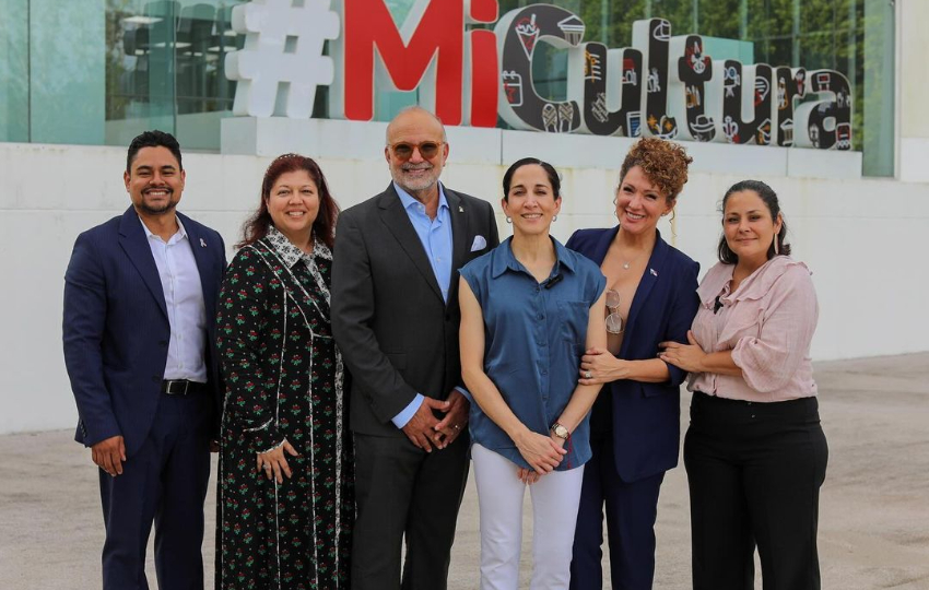 Erika Ender junto a directivos de la institución. Foto: Ministerio de Cultura Erika Ender junto a directivos de la institución. Foto: Ministerio de Cultura