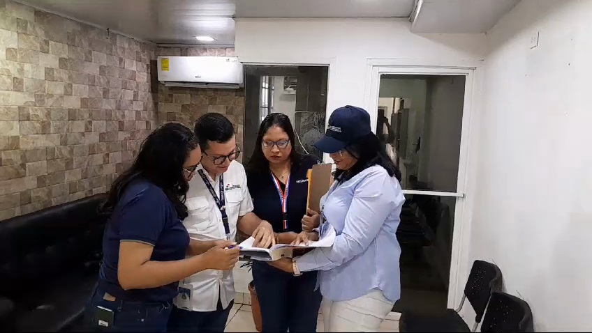  Supuestamente se ha contratado a personal emparentados con la alcaldesa Stefany Peñalba. Foto: Eric A. Montenegro.