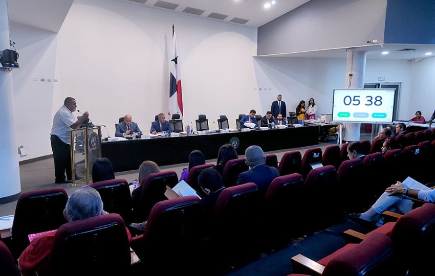 Consulta ciudadana en la Comisión de Trabajo, Salud  y Desarrollo Social. Foto: Cortesía
