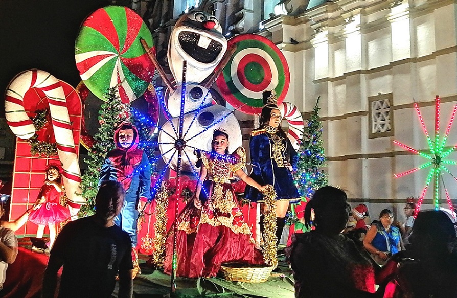 Se espera la participación en el desfile navideño de las 6 juntas comunales del distrito. Foto: Archivo / Ilustrativa.