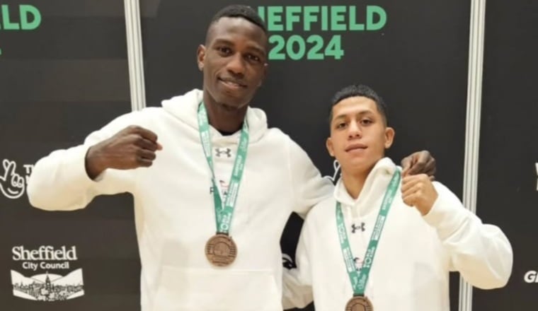 Eduardo Beckford y Luis Pachay, con sus medallas de bronce en  el mundial de Inglaterra. Fotp: Fedebop